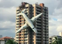avião cai em prédio BH